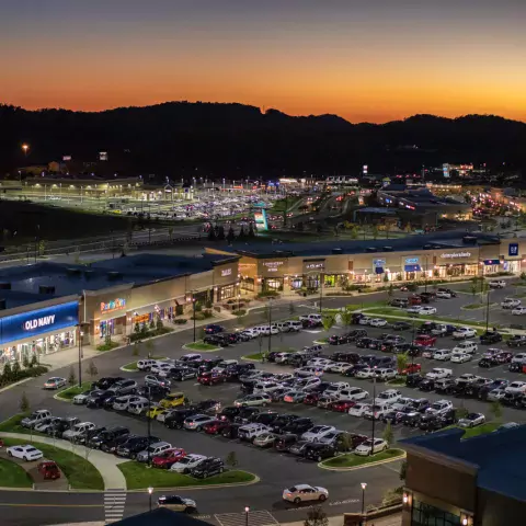The Pinnacle Shopping Resort